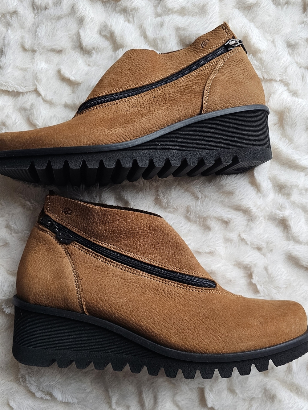 Loints Of Holland Size 9.5/10 Tan Lightning Side Zip Leather Ankle Boot